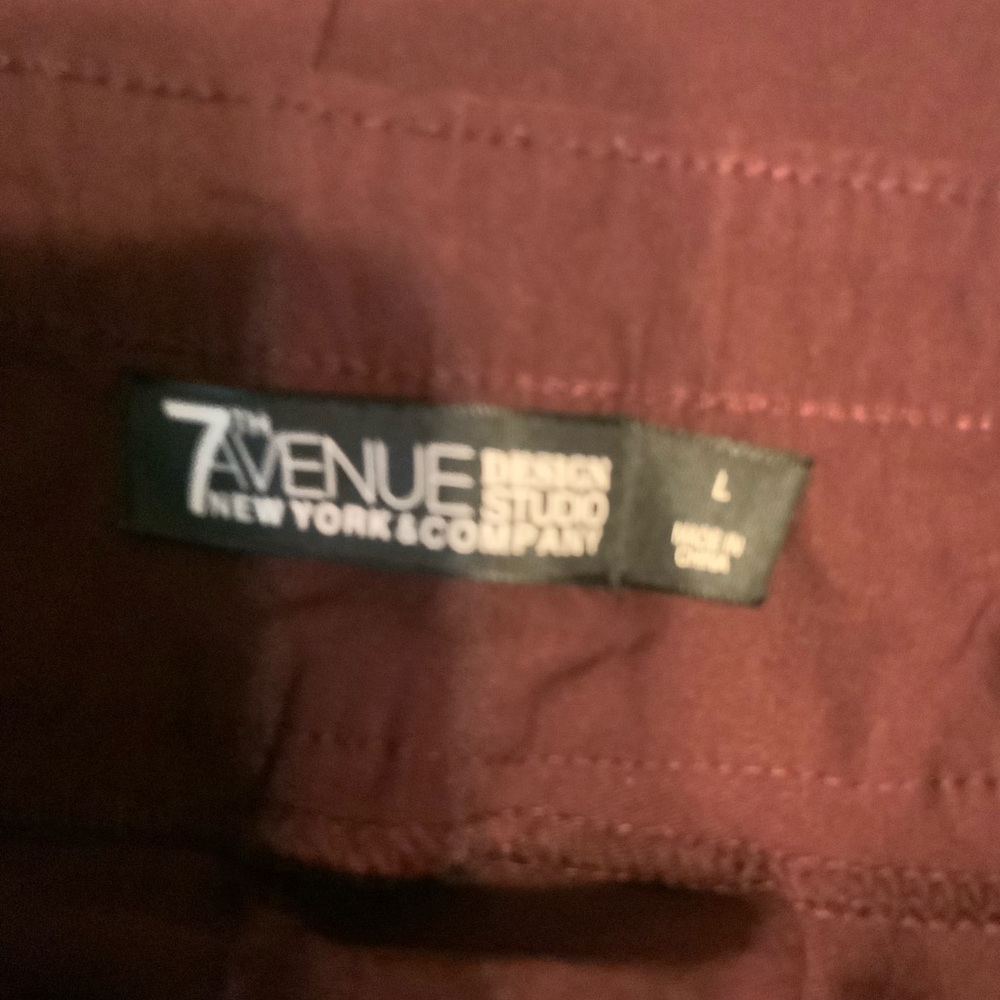 7th Avenue Design Studio Elegant Burgundy Women's Cropped Pants - Picture 4 of 4